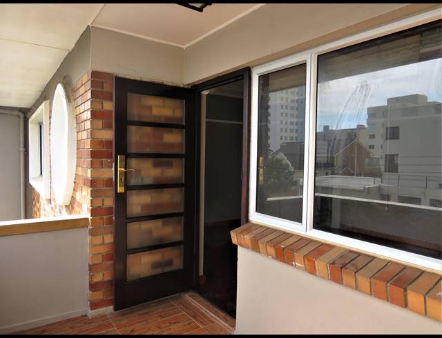 2 BEDROOM APARTMENT TO LET IN STRAND NORTH